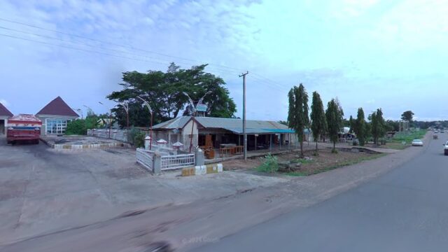 thumbnail-7404.jpg