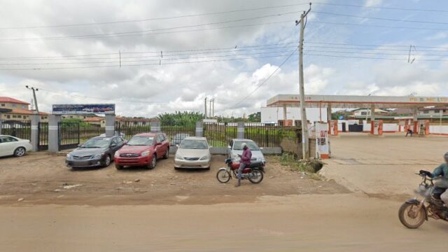 thumbnail-7649.jpg