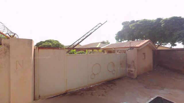 thumbnail-7811.jpg
