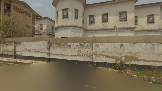 thumbnail-8975.jpg
